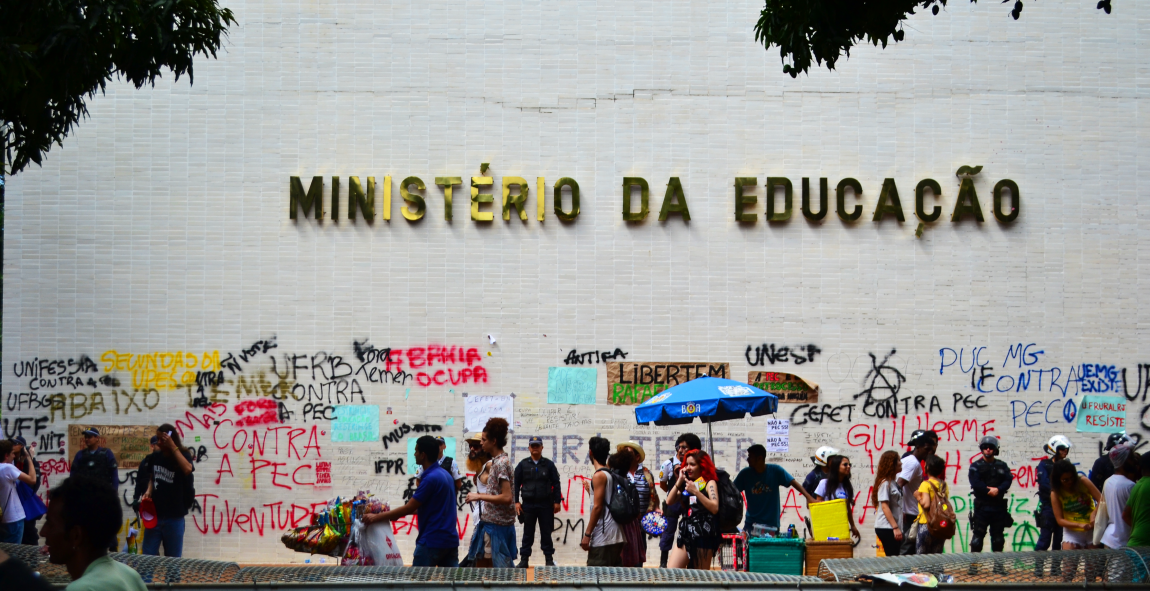 A concentração do ato aconteceu próximo ao Ministério da Educação. Foto: Pamela Machado