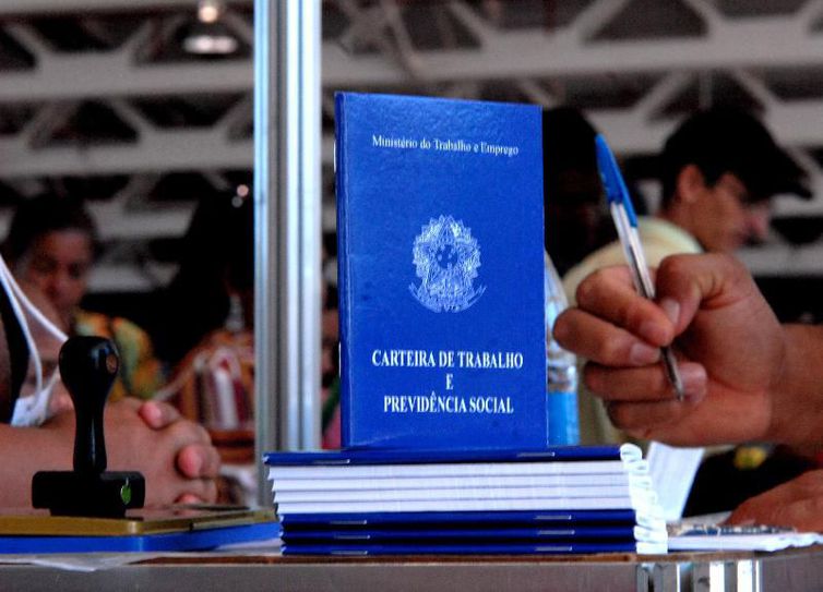 PEC busca ampliar jornada de trabalho