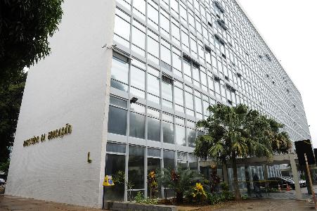MEC autoriza 40% de EaD na graduação