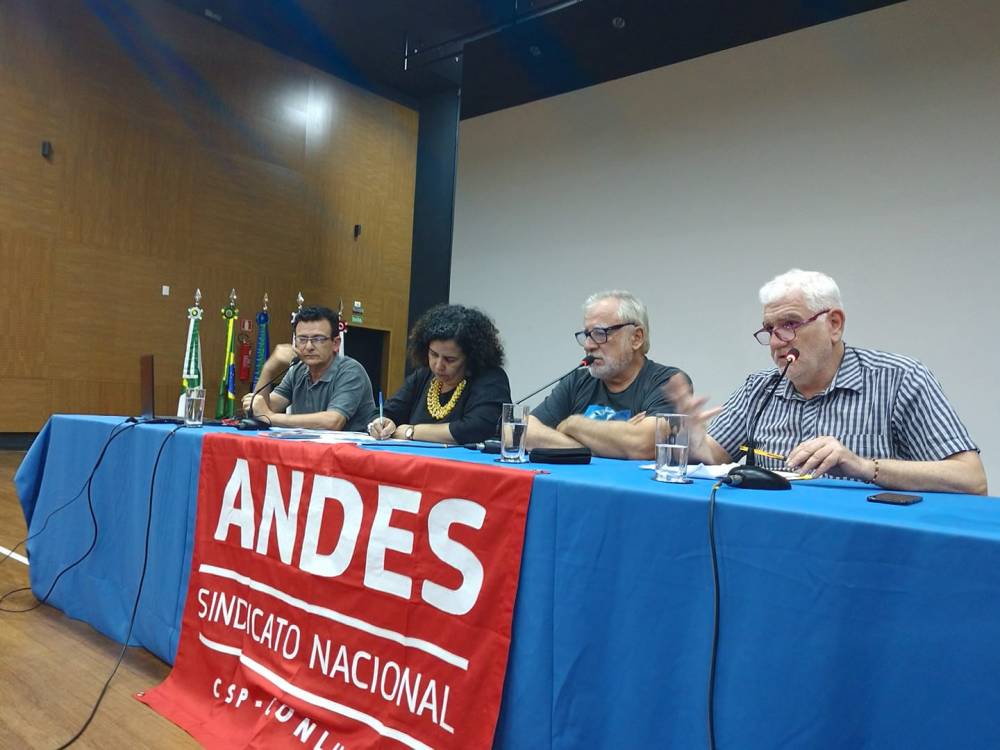 Seminário do ANDES-SN debate Dívida Pública e usura financeira