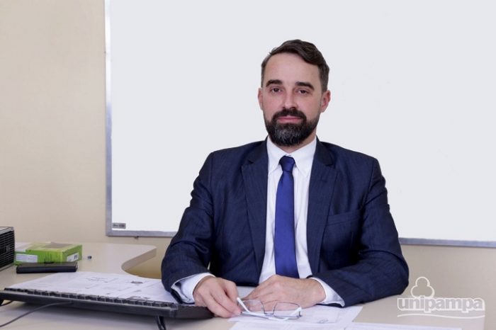 Maurício Vieira, assessor do Ministro da Educação, Abraham Weintraub é o novo Diretor-Geral do Cefet. (Imagem: Revista Fórum).