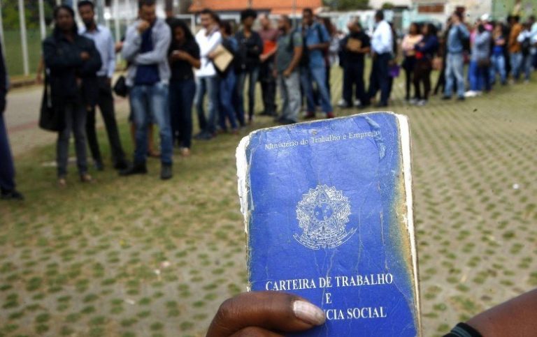 Combate ao desemprego” de Bolsonaro tem dinheiro a empresas e redução de direitos trabalhistas