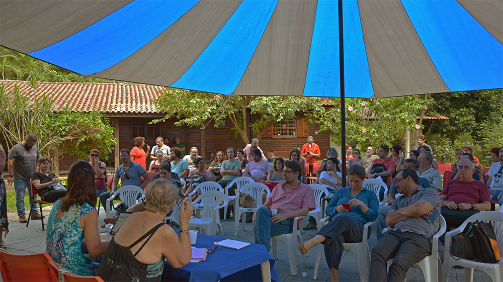 Professores da UFRRJ durante a Assembleia Geral da ADUR-RJ no dia 11 de março.