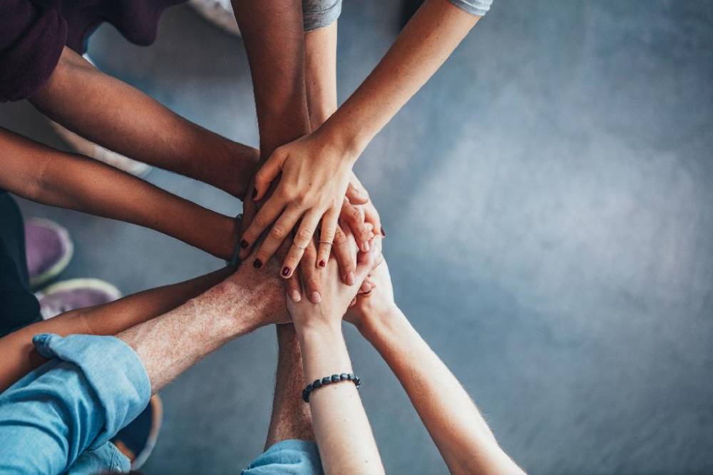 Para combater o coronavírus: solidariedade