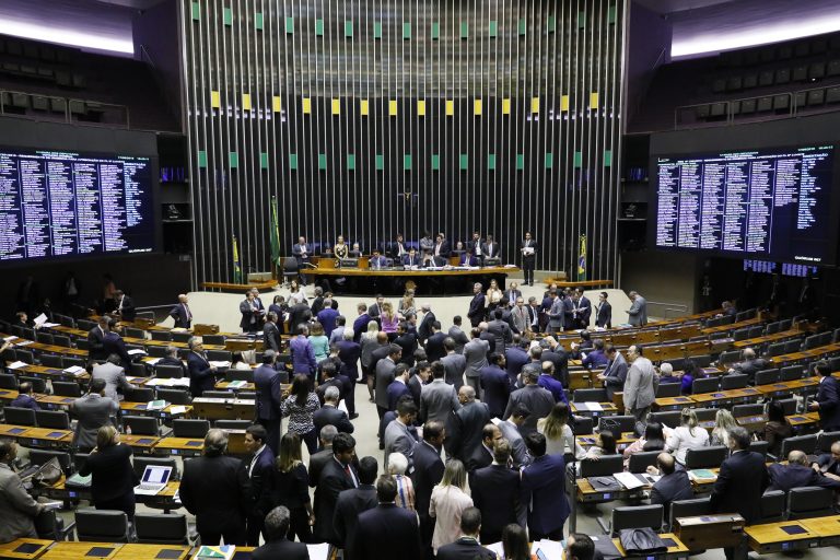 Câmara recebe mais de 300 projetos relacionados à pandemia