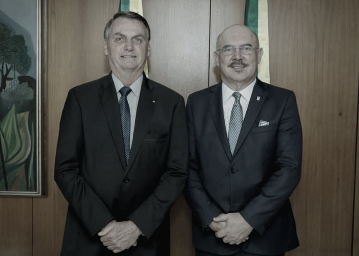 O presidente Jair Bolsonaro ao lado do novo ministro da Educação, pastor Milton Ribeiro.