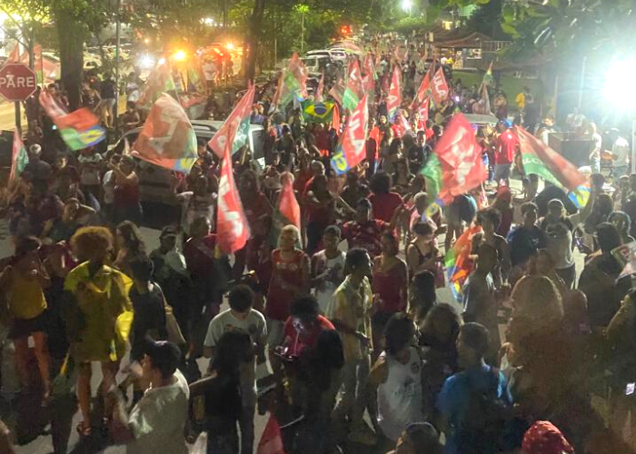 Ato em apoio a Lula reúne 2 mil pessoas em Seropédica