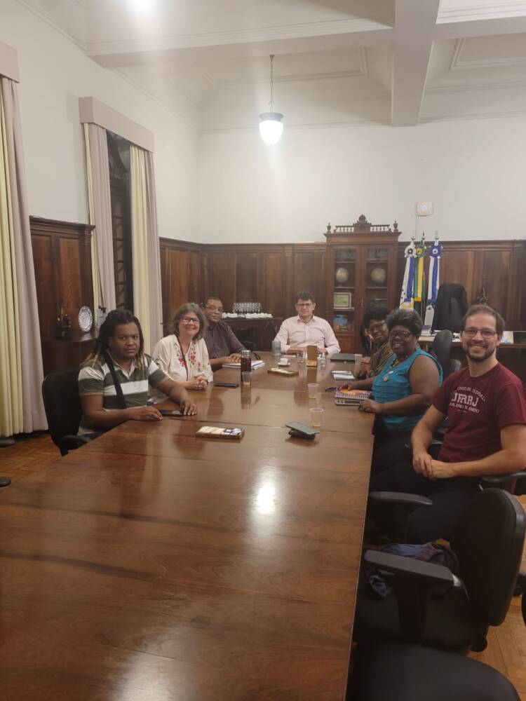 Reunião entre ADUR, SINTUR e Reitoria resulta em avanços sobre auxílio transporte, insalubridade e reposicionamento de aposentados