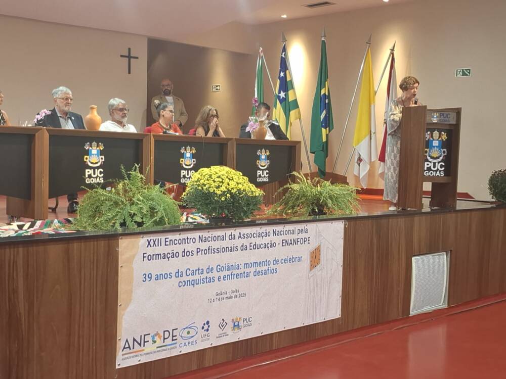 Professora Malvina Tuttman toma posse na presidência da ANFOPE