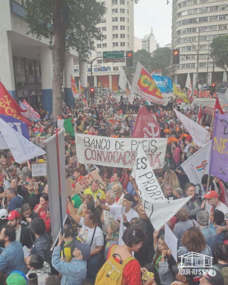 Mobilização contra reforma administrativa e as eleições da ADUR